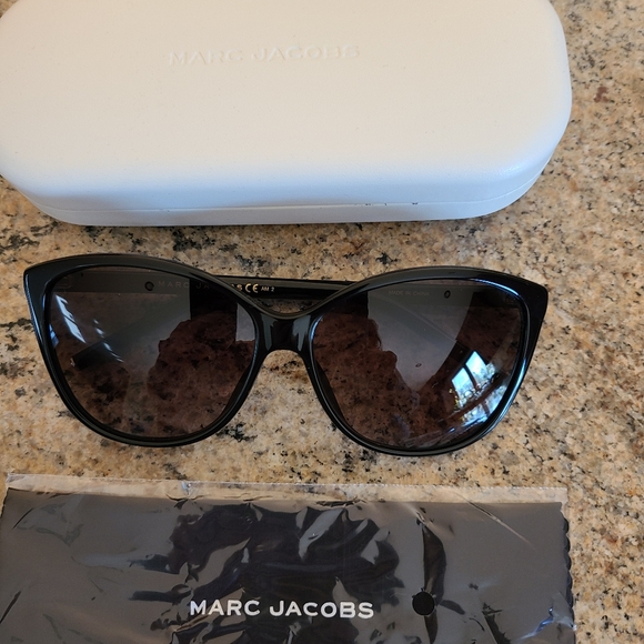 Marc Jacobs Accessories - Marc Jacobs Sunglasses